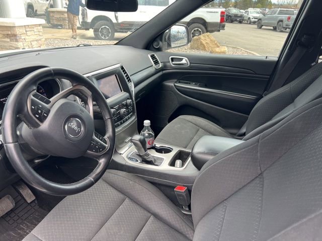 Used 2019 Jeep Grand Cherokee Laredo AWD/4WD image 15
