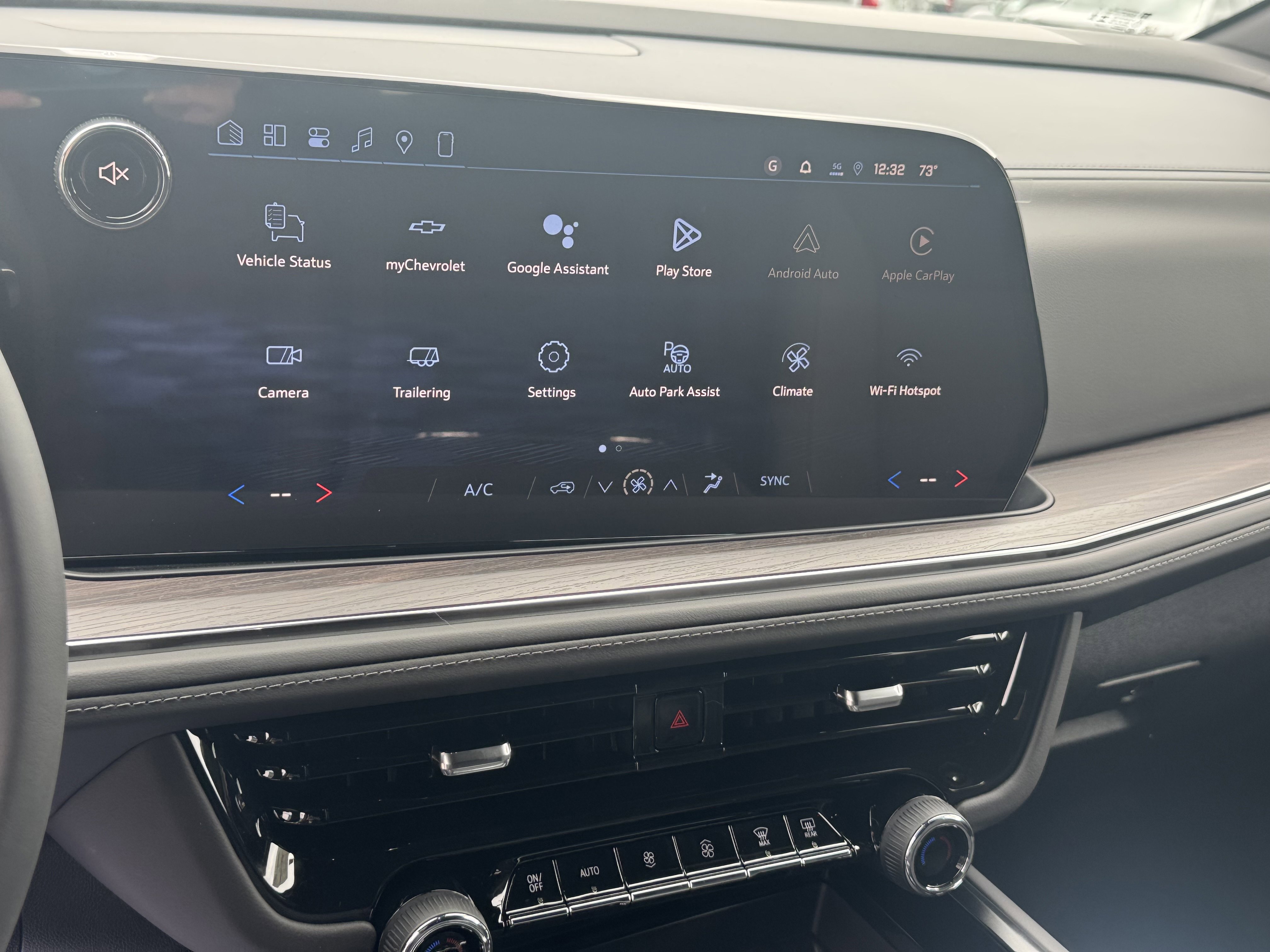 New 2026 Chevrolet Suburban LS AWD/4WD image 20