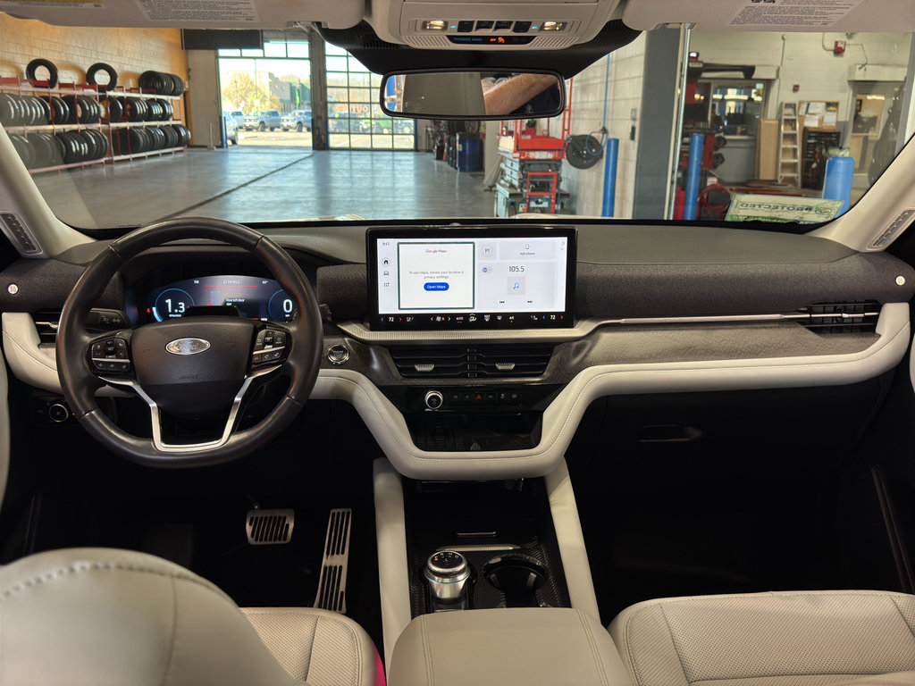 Used 2025 Ford Explorer Platinum w/ LUX Leather Package AWD/4WD image 16