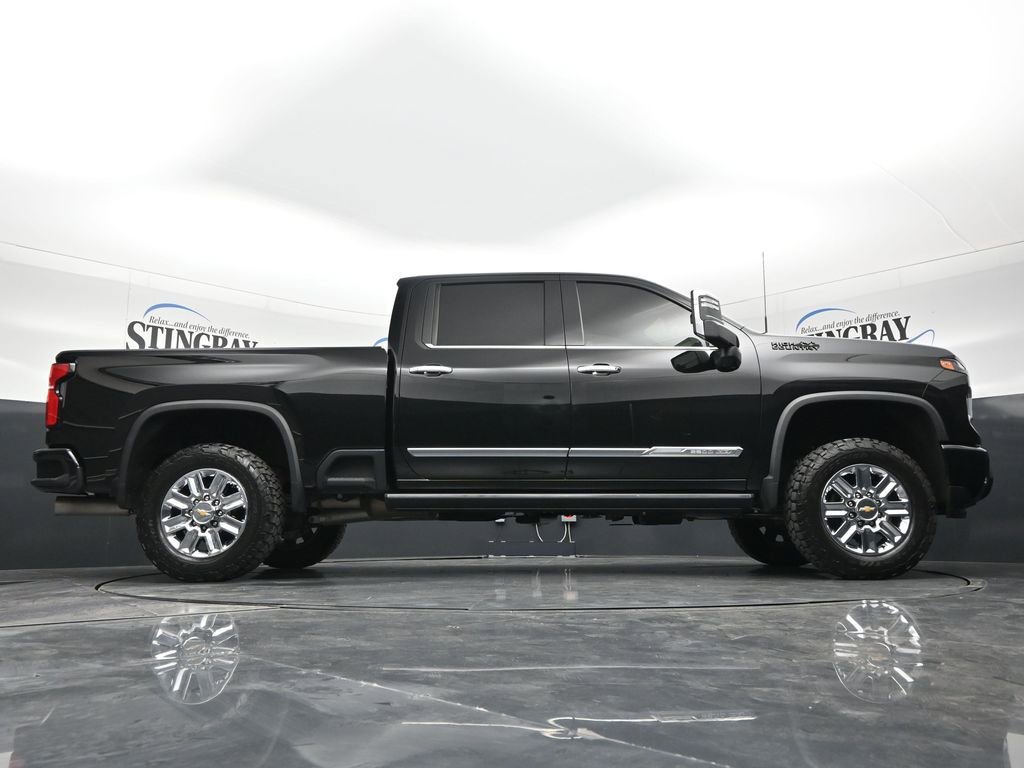 Used 2024 Chevrolet Silverado 2500 High Country w/ High Country Premium Package AWD/4WD image 24