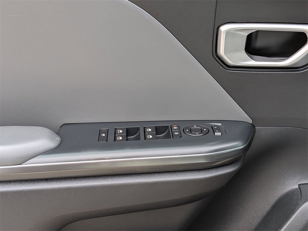 Used 2025 Kia K4 LXS image 13