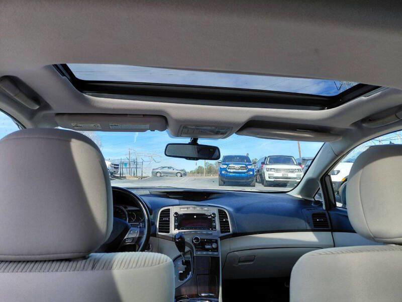 Used 2010 Toyota Venza image 18