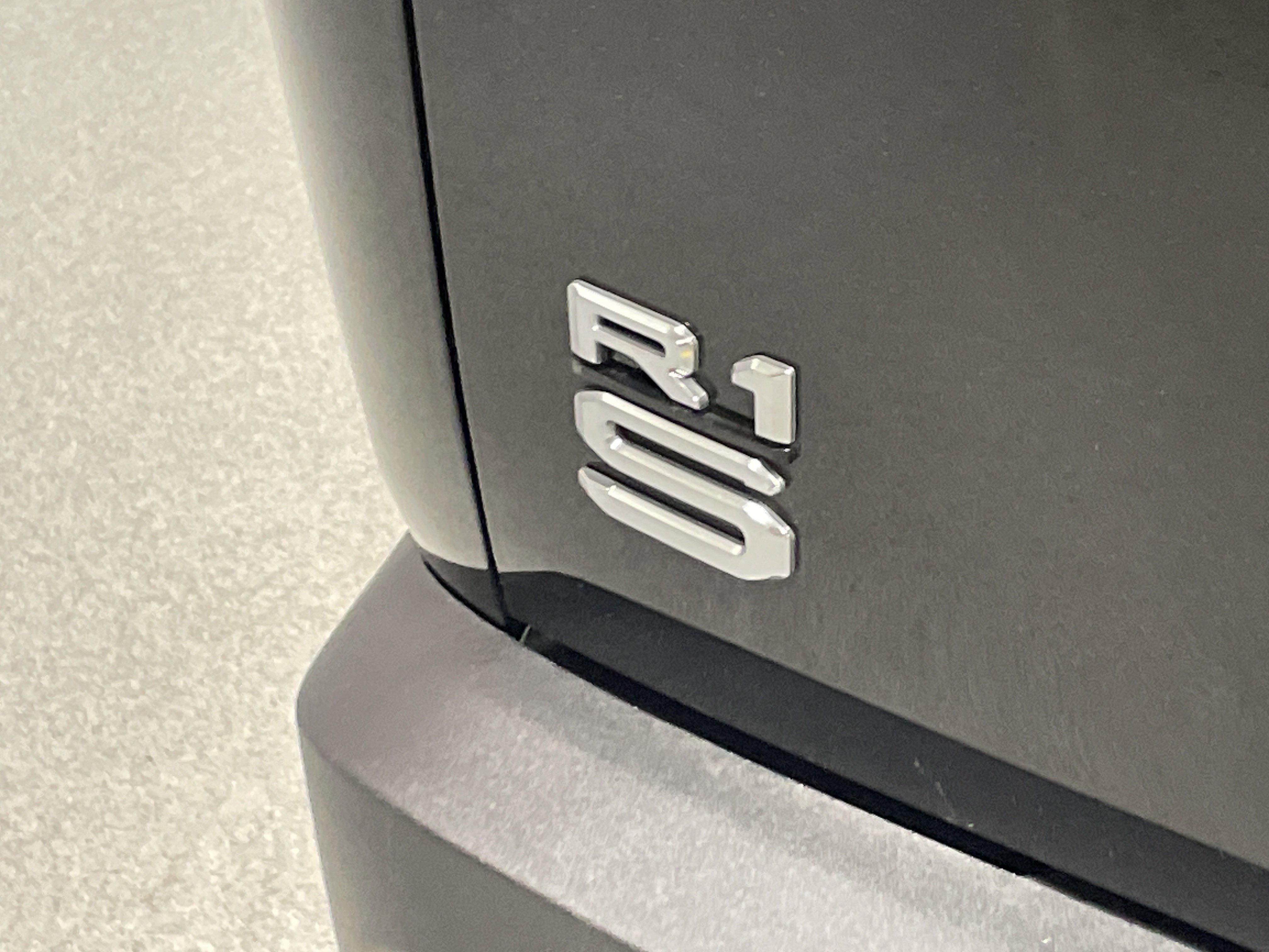 Used 2025 Rivian R1S Adventure AWD/4WD image 7