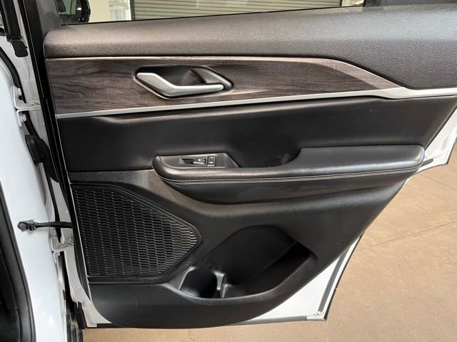 Used 2024 Jeep Grand Cherokee Limited image 13