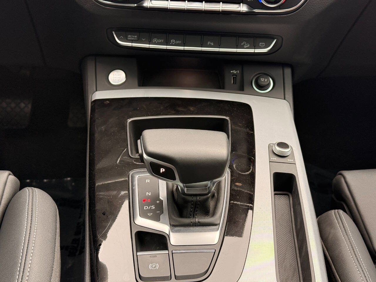 Used 2024 Audi Q5 2.0T Premium w/ Summer of Audi Package image 28