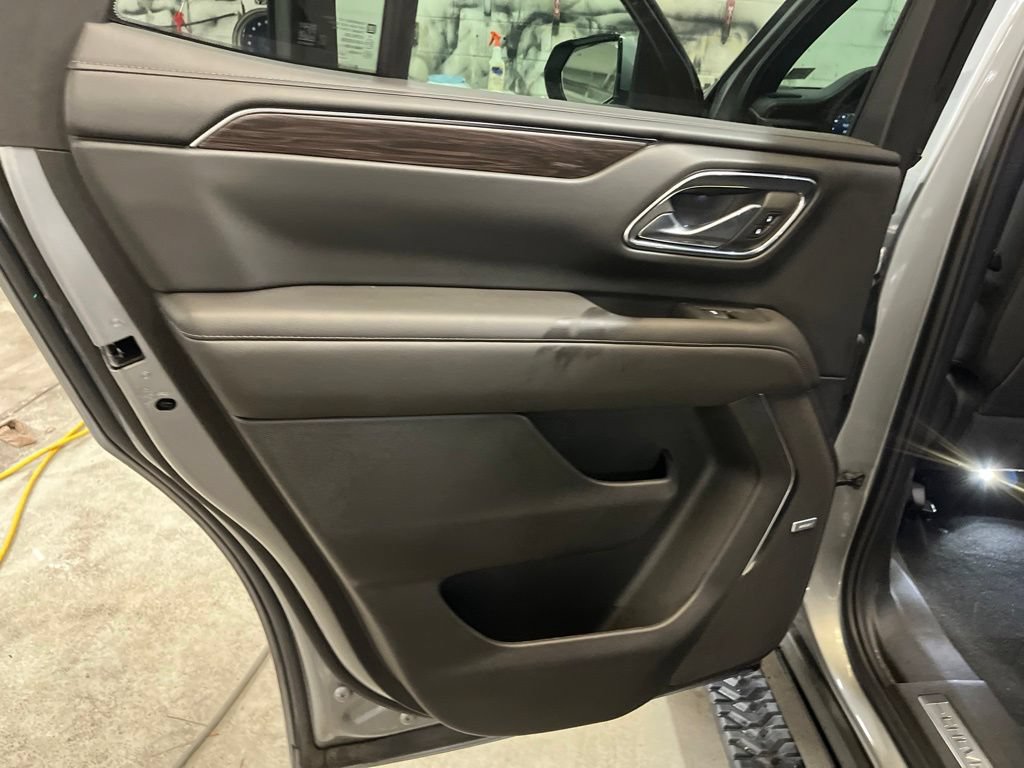 Used 2024 Chevrolet Tahoe Z71 w/ Luxury Package AWD/4WD image 25