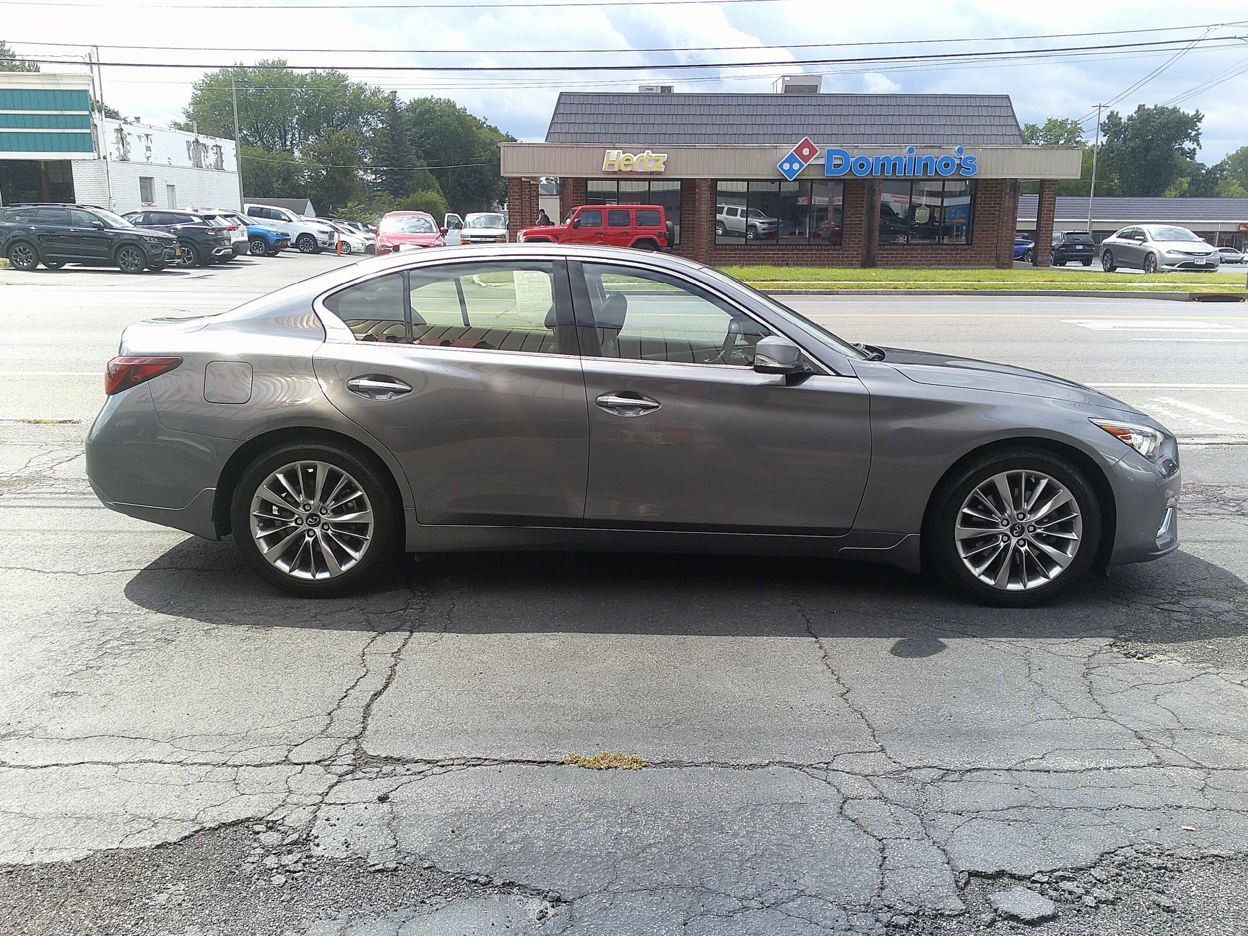 Used 2019 INFINITI Q50 Luxe w/ Essential Package (3.0T Luxe) AWD/4WD image 6