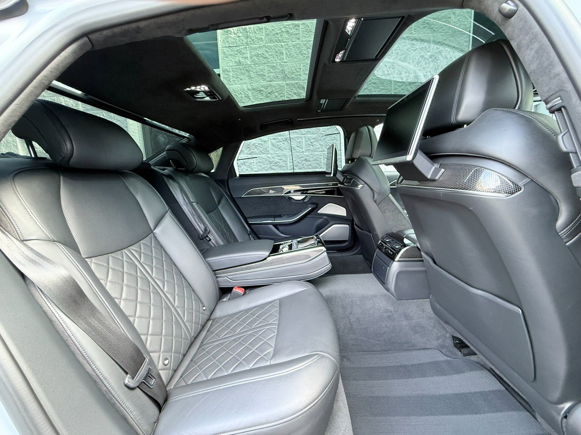 Used 2020 Audi S8 L image 66