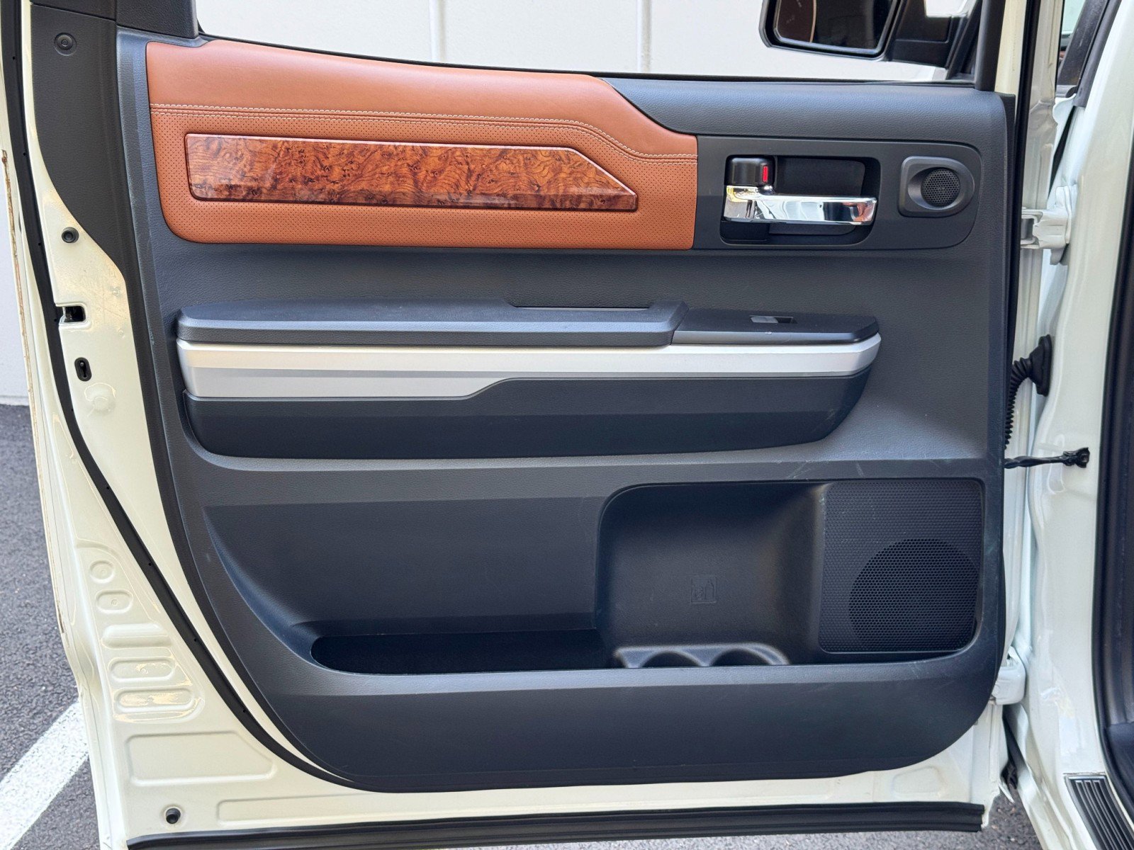 Used 2015 Toyota Tundra 1794 Edition image 42