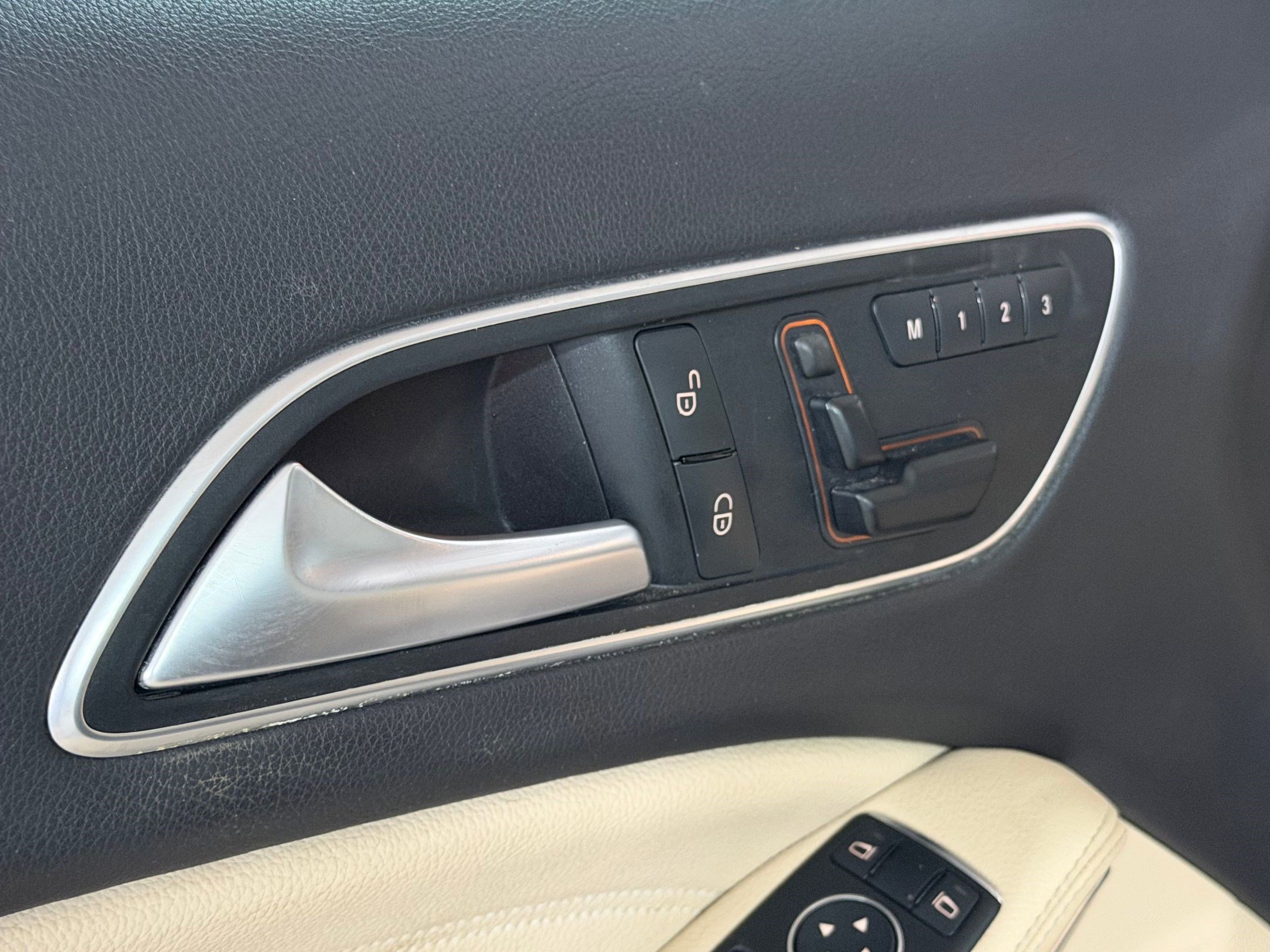 Used 2015 Mercedes-Benz GLA 250 image 21