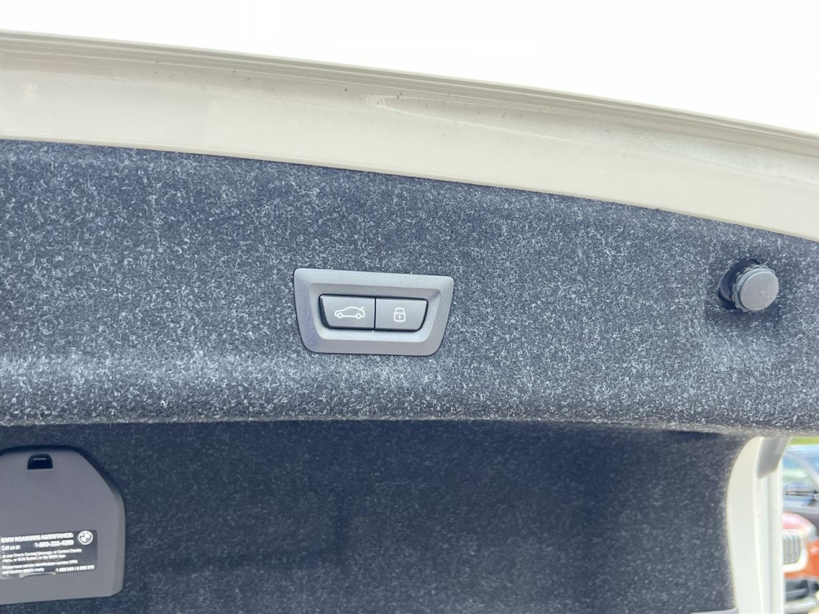 New 2025 BMW 330i xDrive Sedan w/ Premium Package AWD/4WD image 25