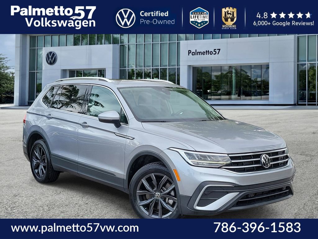 Used 2023 Volkswagen Tiguan SE w/ Panoramic Sunroof Package FWD image 1