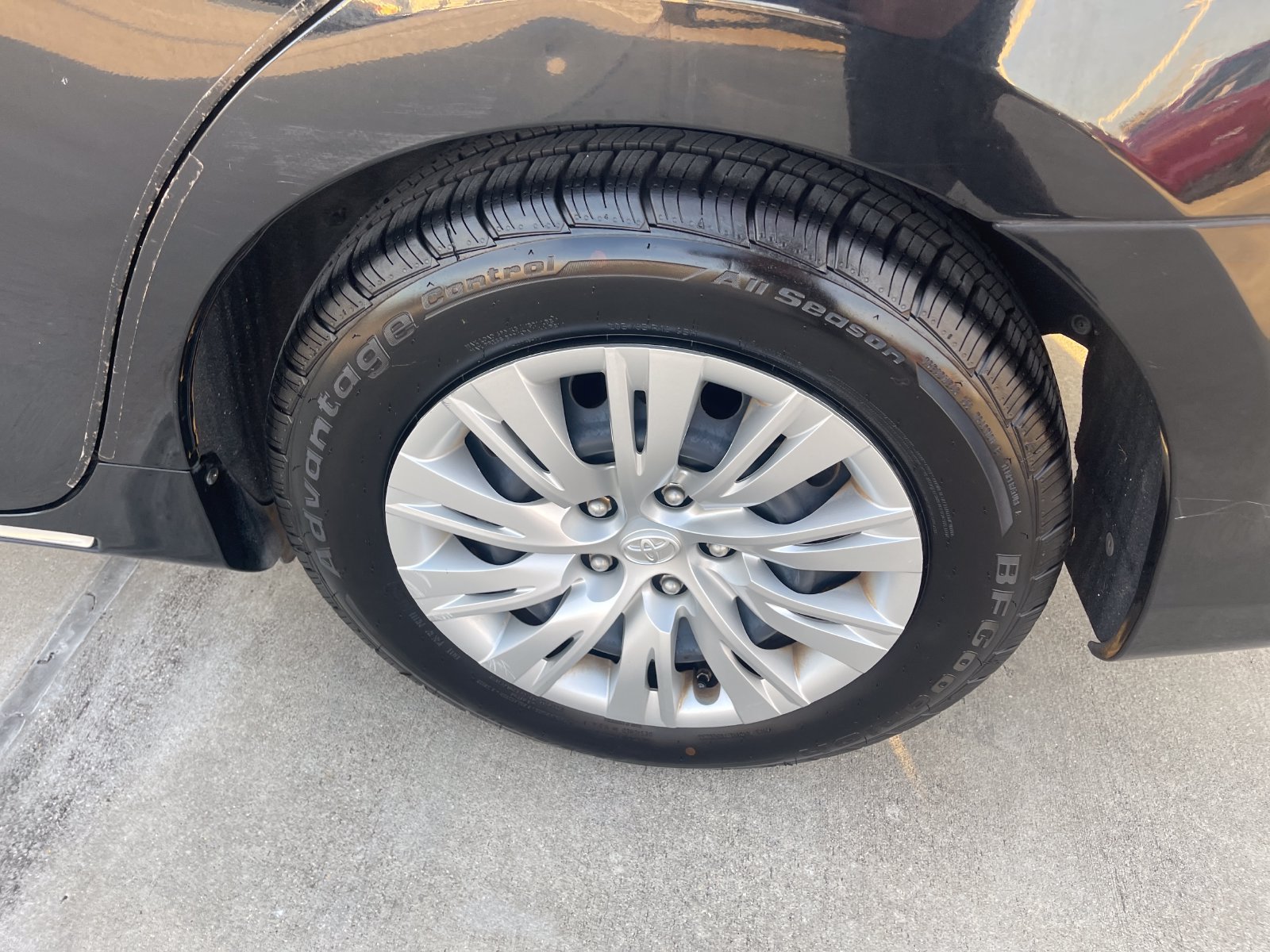 Used 2014 Toyota Camry LE FWD image 13