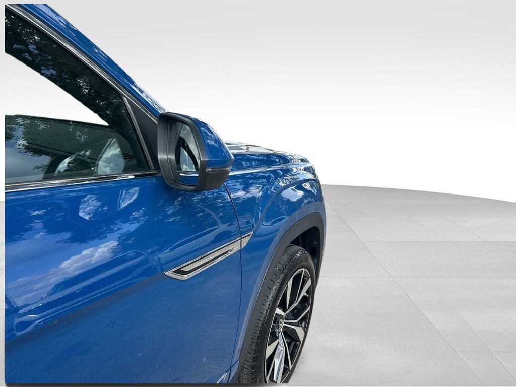Used 2025 Volkswagen Atlas Cross Sport SEL Premium R-Line image 32