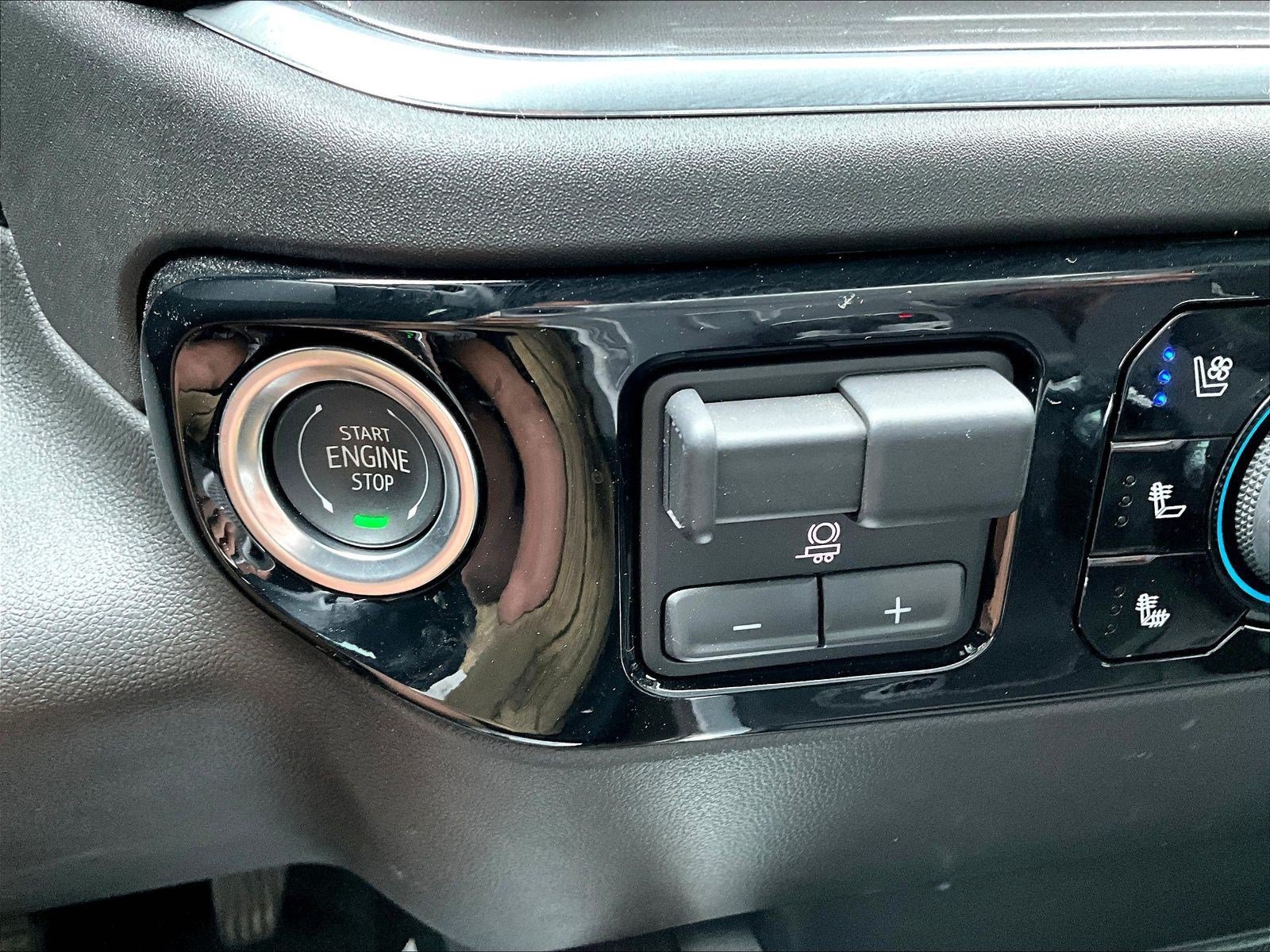 Used 2025 Chevrolet Silverado 1500 High Country w/ High Country Premium Package RWD image 39