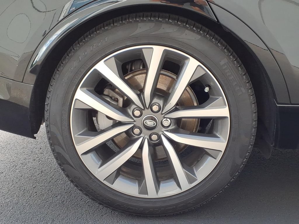 Certified 2025 Land Rover Discovery Dynamic SE AWD/4WD image 6