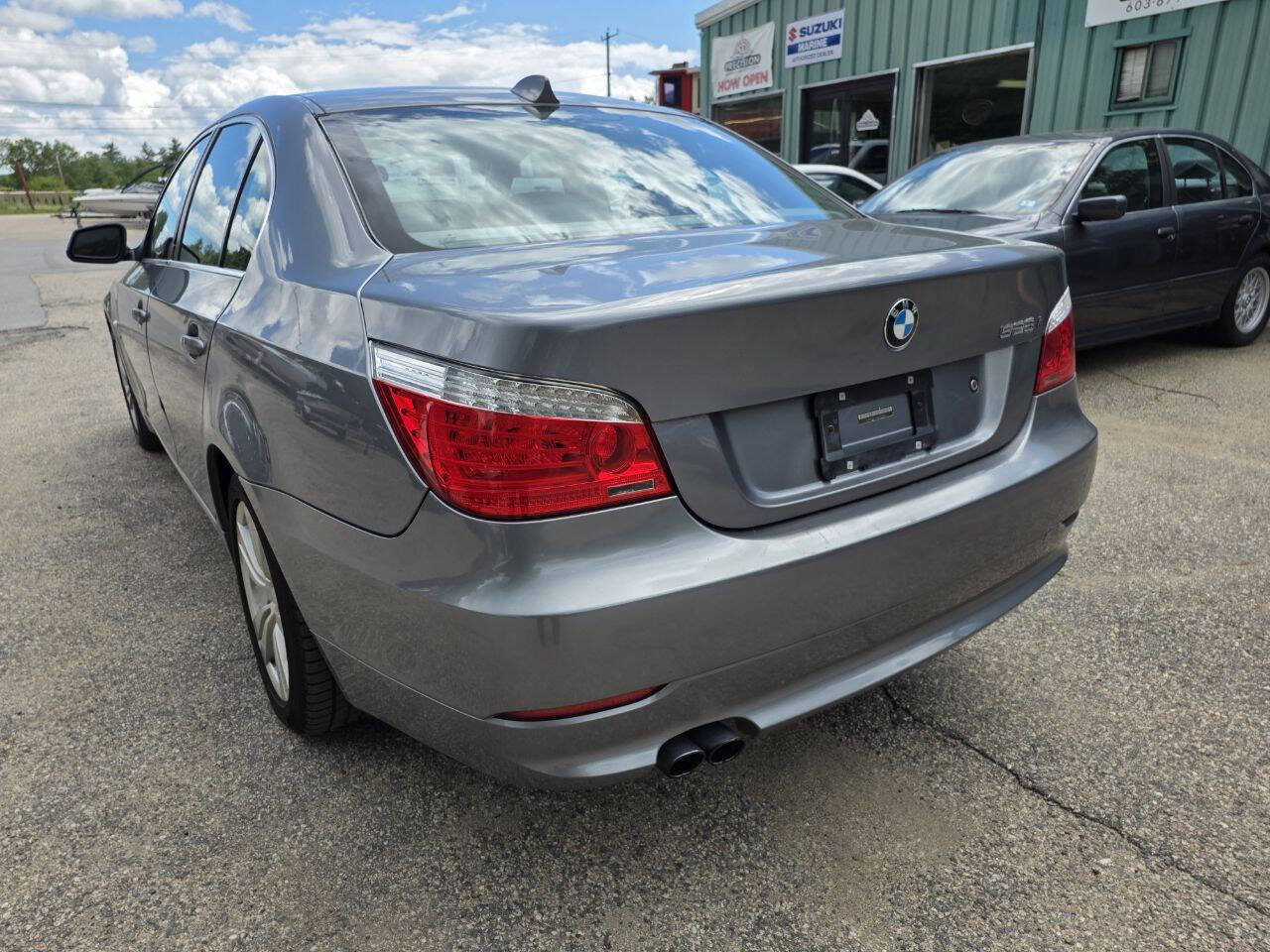 Used 2010 BMW 528i xDrive Sedan AWD/4WD image 11