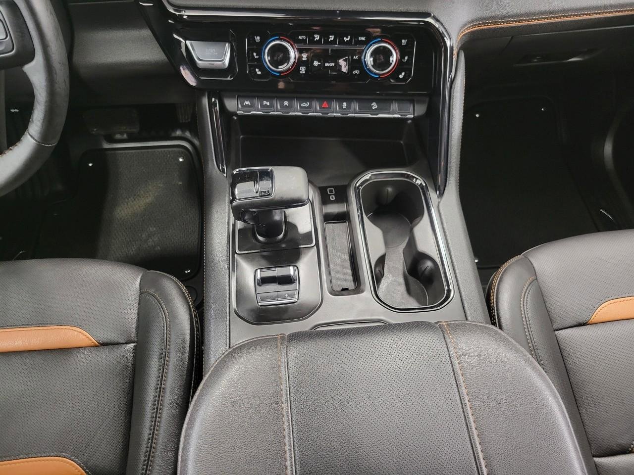 Used 2025 GMC Sierra 1500 AT4 w/ AT4 Premium Package AWD/4WD image 17