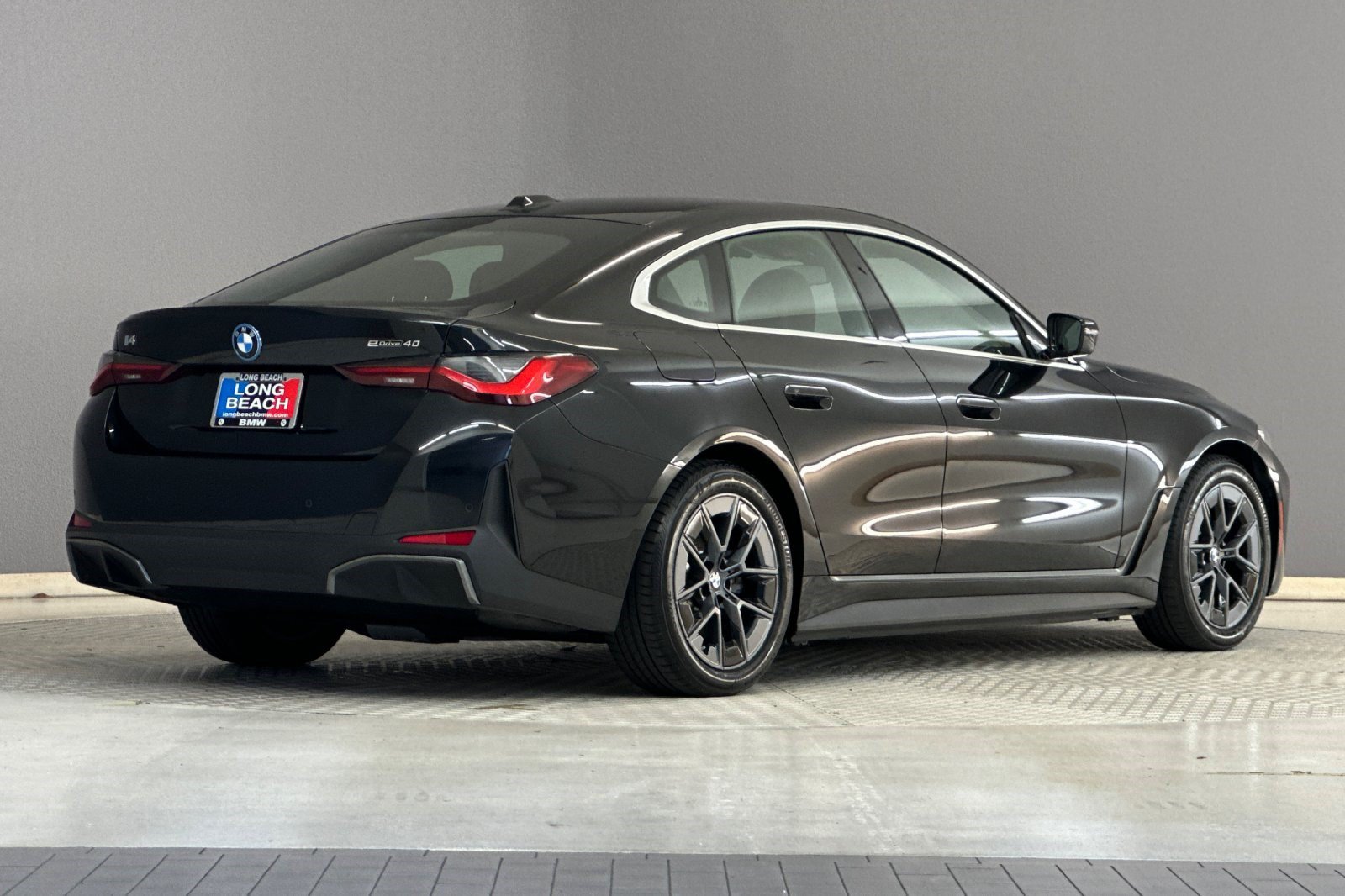 Used 2025 BMW i4 eDrive40 RWD image 8