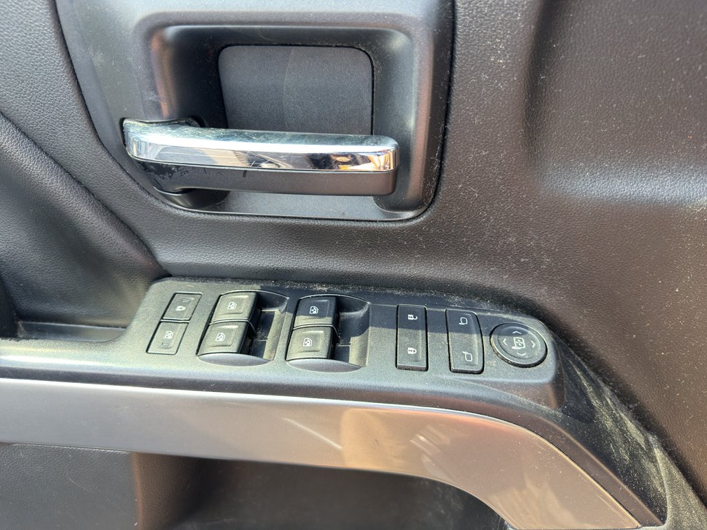 Used 2015 Chevrolet Silverado 1500 LT AWD/4WD image 10