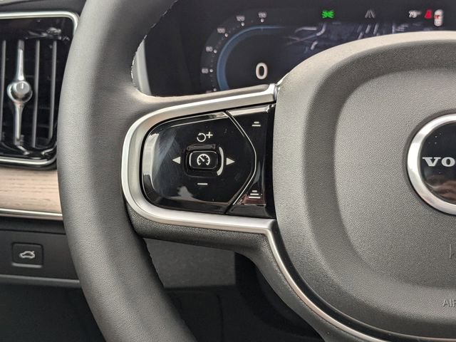 New 2025 Volvo XC90 B5 Plus w/ Protection Package Premier image 32