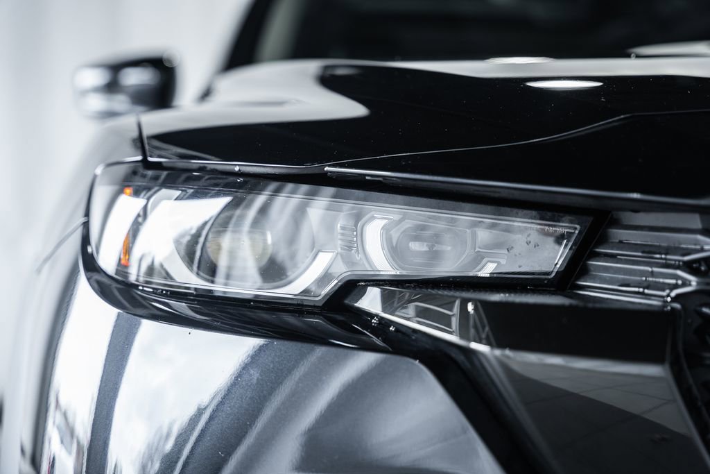 Used 2025 MAZDA CX-50 AWD 2.5 S w/ Premium Package image 17