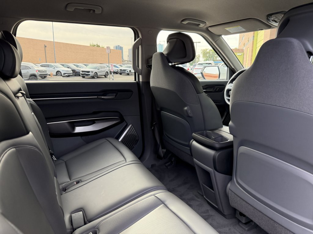 Used 2024 Kia EV9 Light image 40