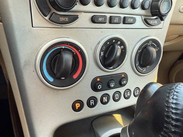 Used 2005 Chevrolet Equinox LT w/ Preferred Equipment Group image 20