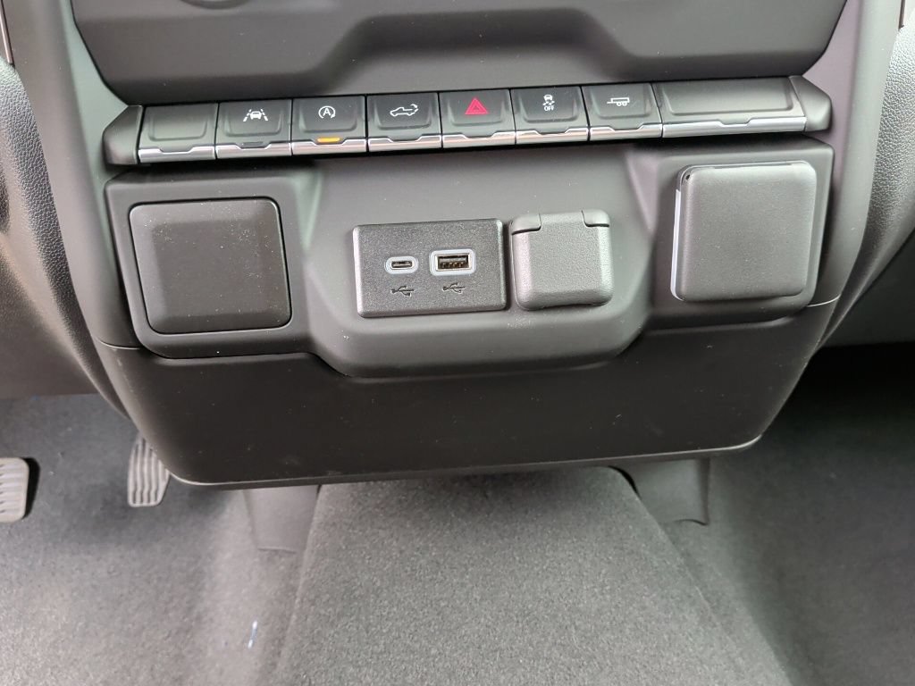New 2026 Chevrolet Silverado 1500 Custom w/ LPO, Dark Essentials Package RWD image 25