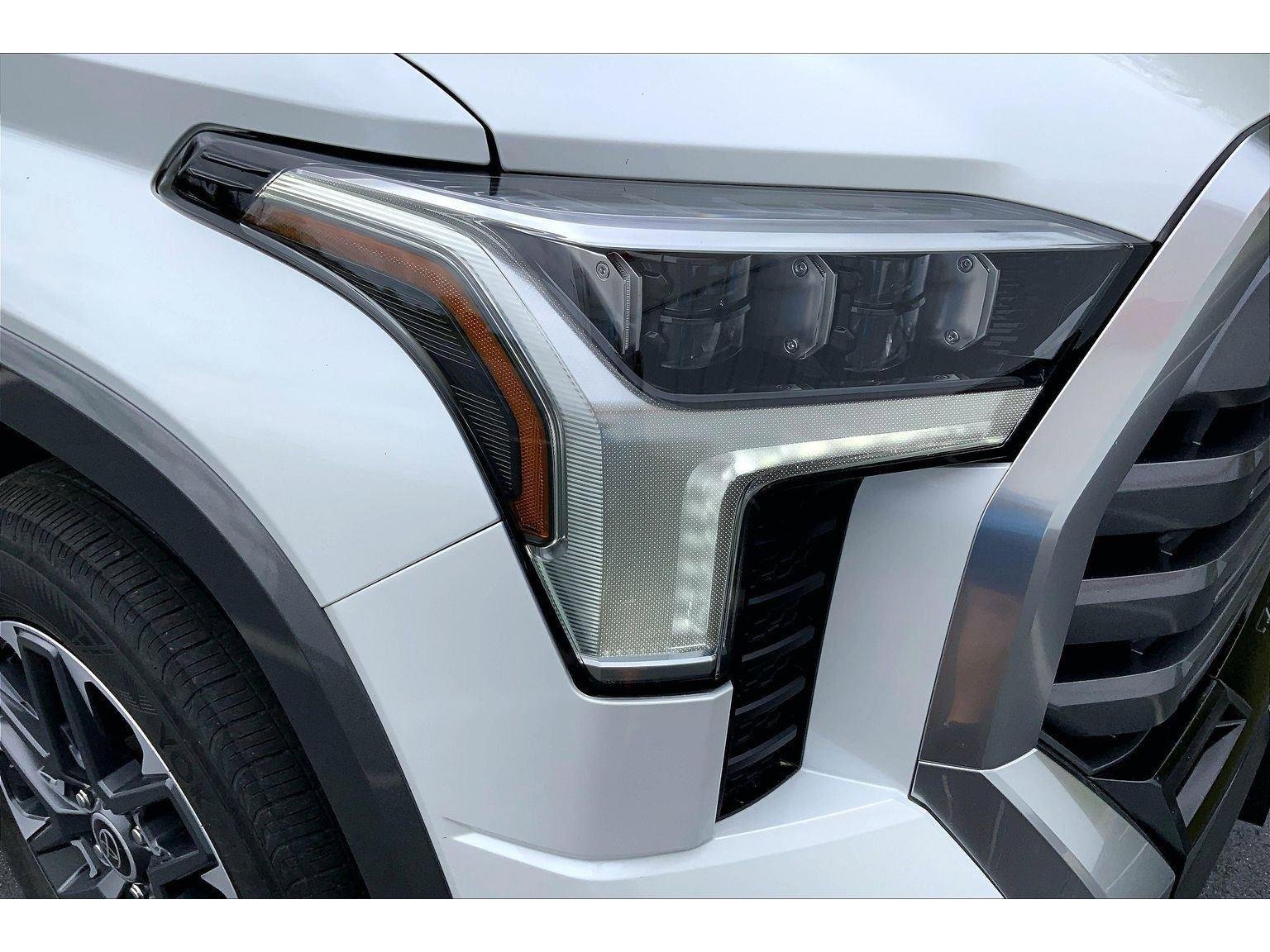 Used 2024 Toyota Tundra Limited AWD/4WD image 28