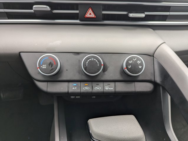 Certified 2026 Hyundai Elantra SE w/ Cargo Package FWD image 19