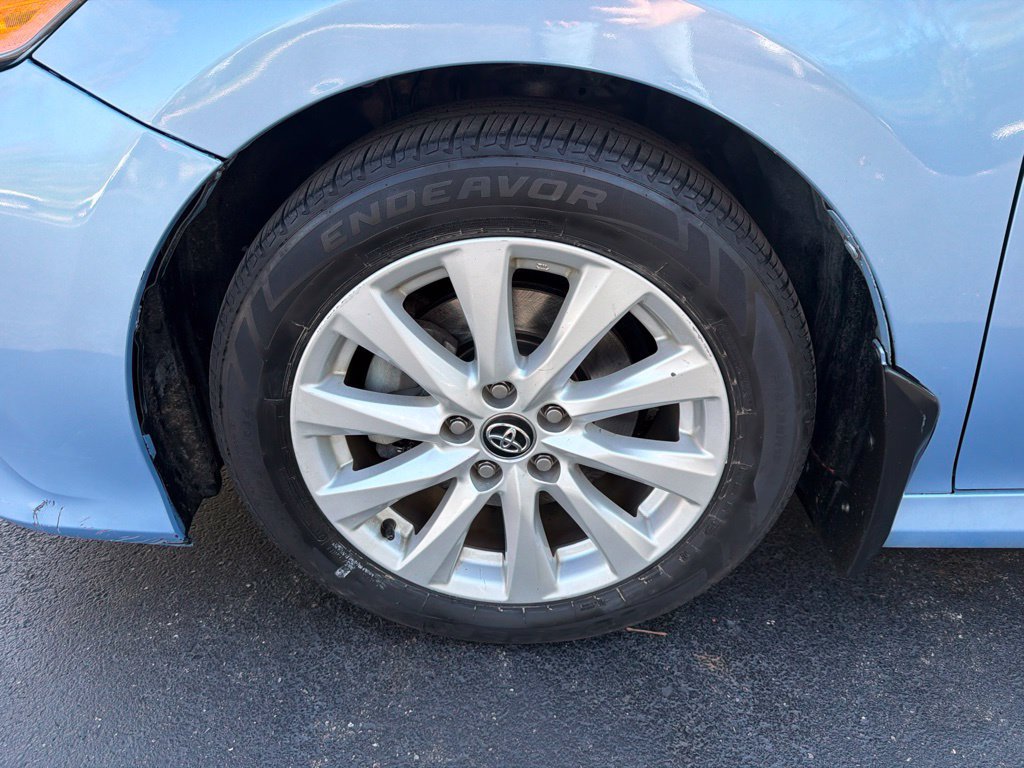 Used 2020 Toyota Camry LE FWD image 10