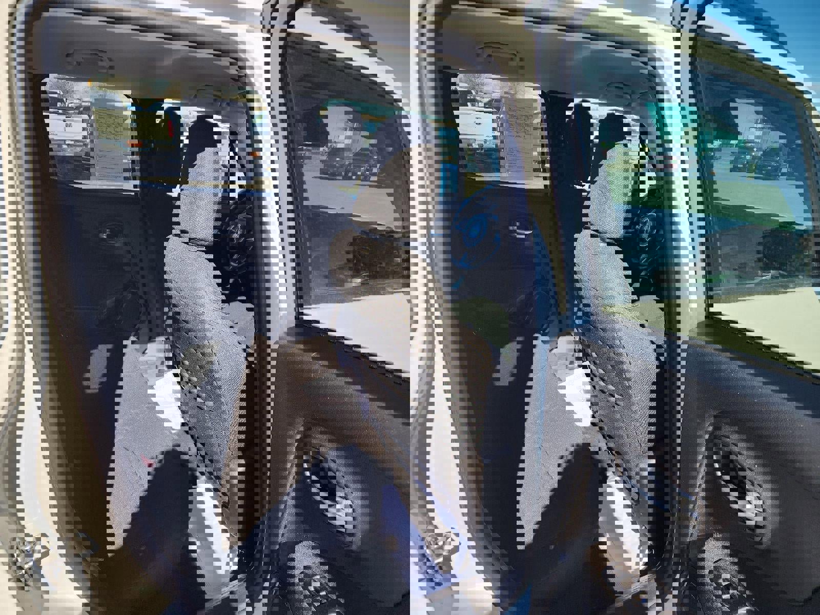 Used 2020 Jeep Renegade Latitude w/ Cold Weather Group image 13