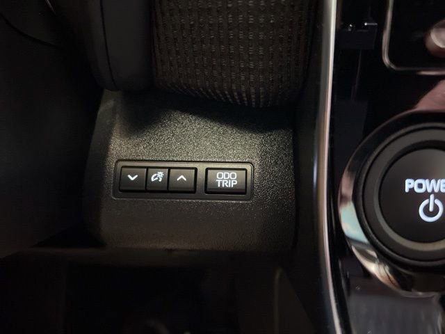 Used 2023 Subaru Solterra Limited image 41