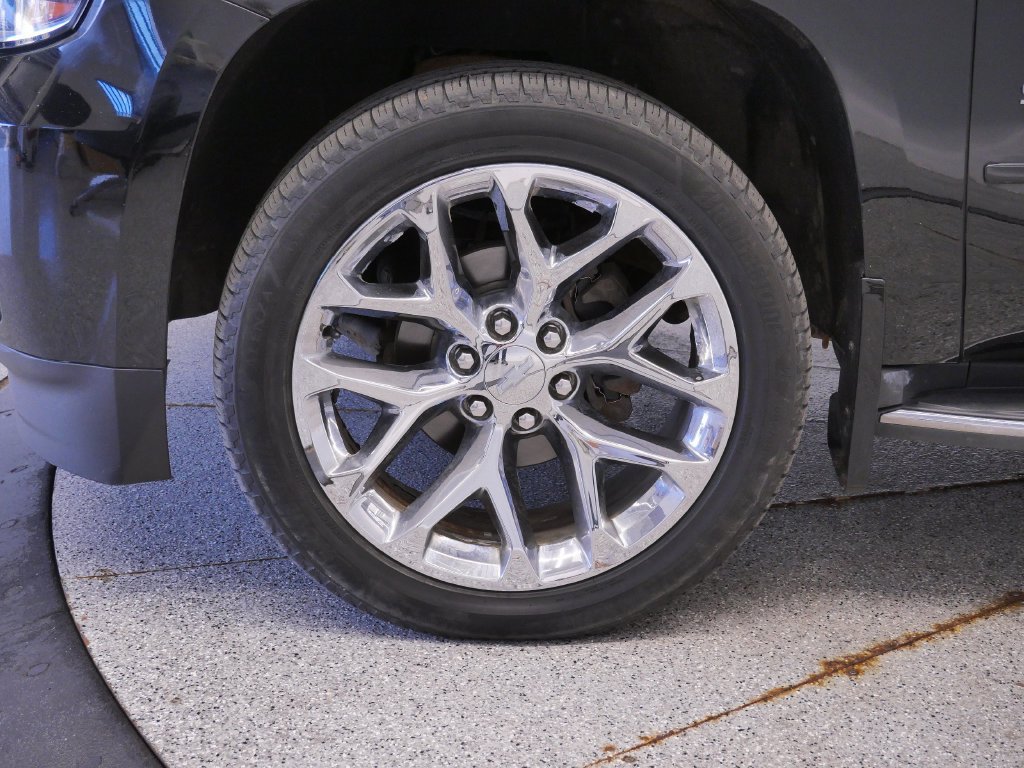 Used 2017 Chevrolet Suburban Premier AWD/4WD image 9