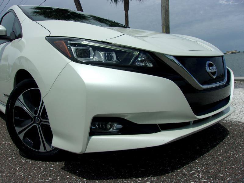 Used 2018 Nissan Leaf SL w/ SL Technology Package FWD image 5