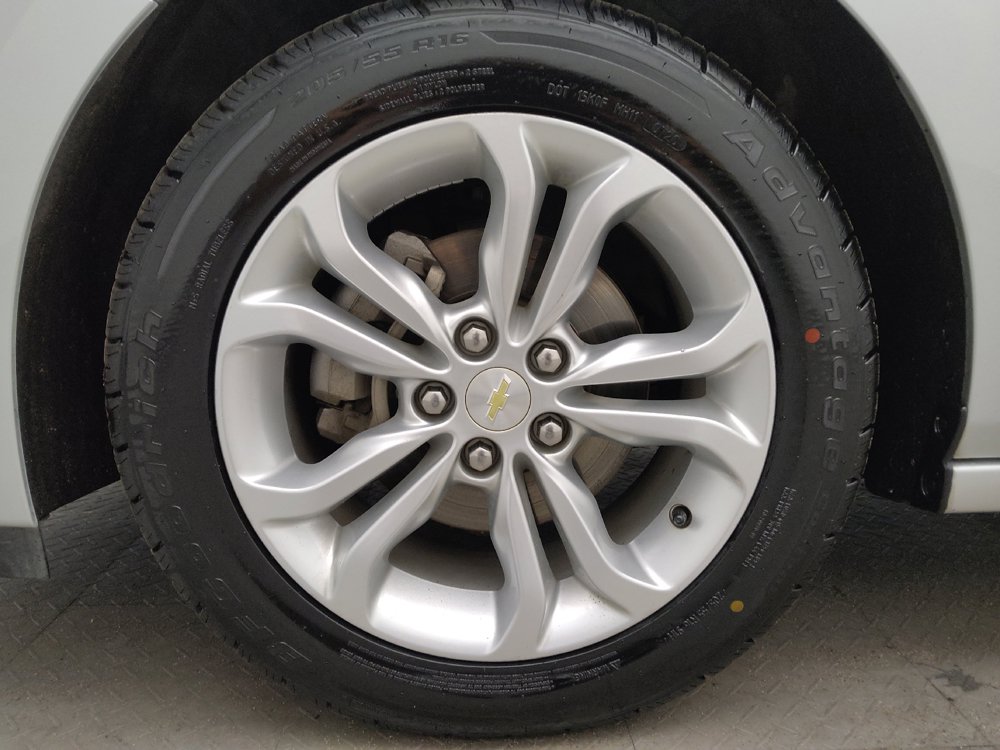 Used 2019 Chevrolet Cruze LS w/ LS Convenience Package FWD image 31