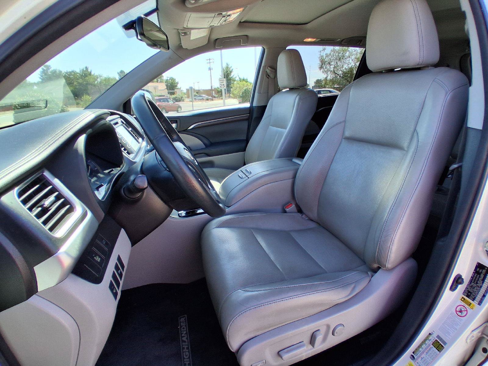 Used 2014 Toyota Highlander Limited FWD image 14