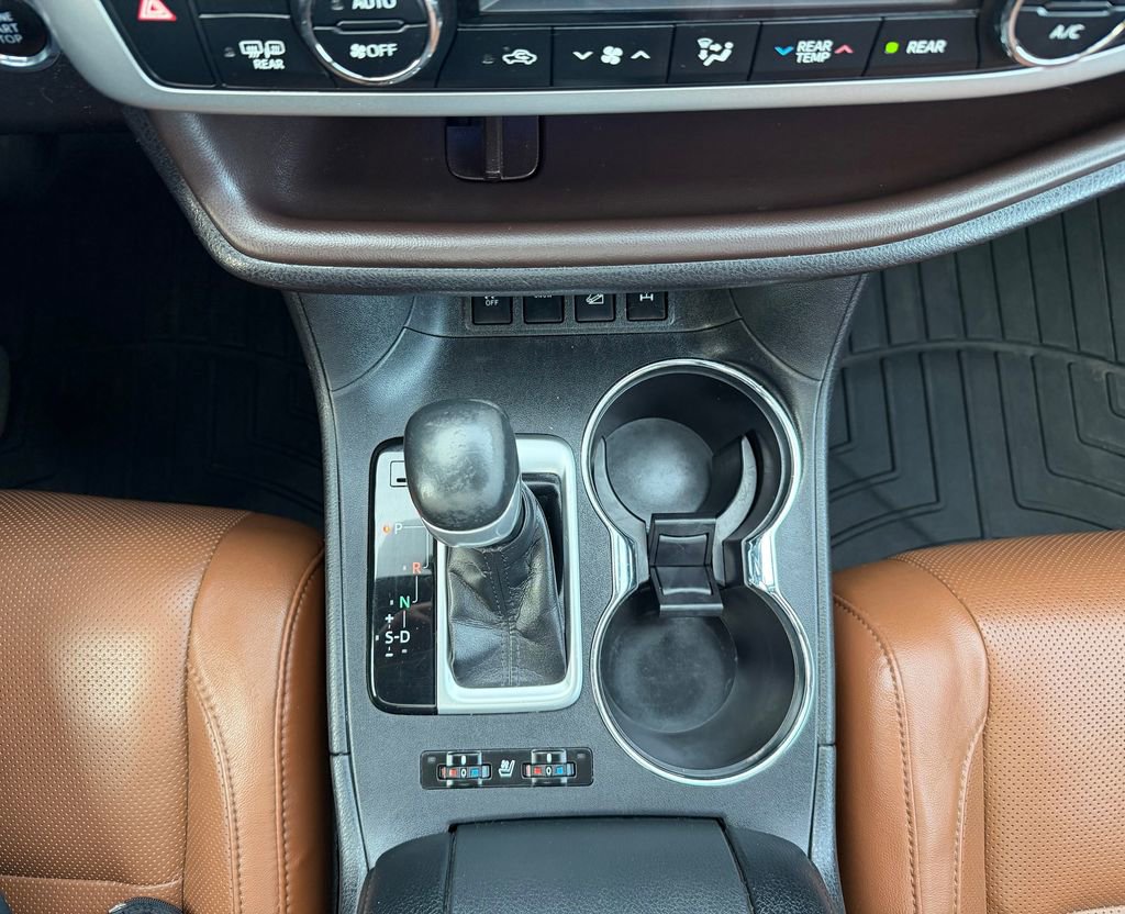 Used 2019 Toyota Highlander Limited Platinum AWD/4WD image 23