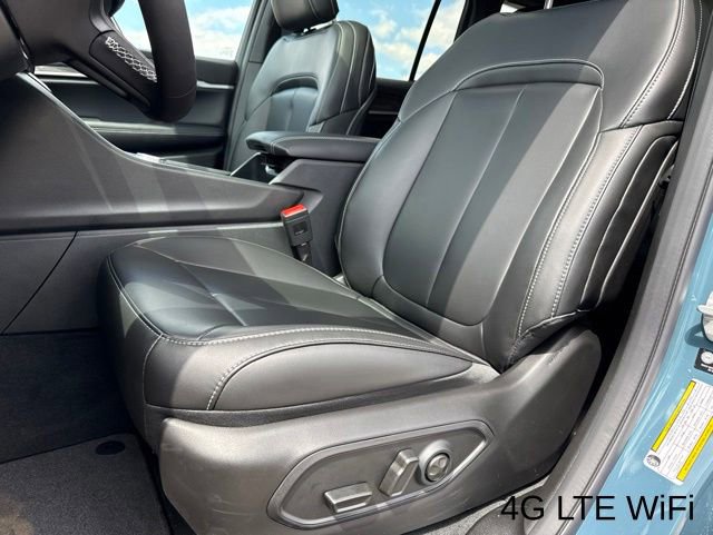 New 2026 Jeep Grand Cherokee Limited w/ Limited Altitude Package AWD/4WD image 6