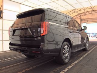 Used 2025 Ford Expedition Active RWD image 16