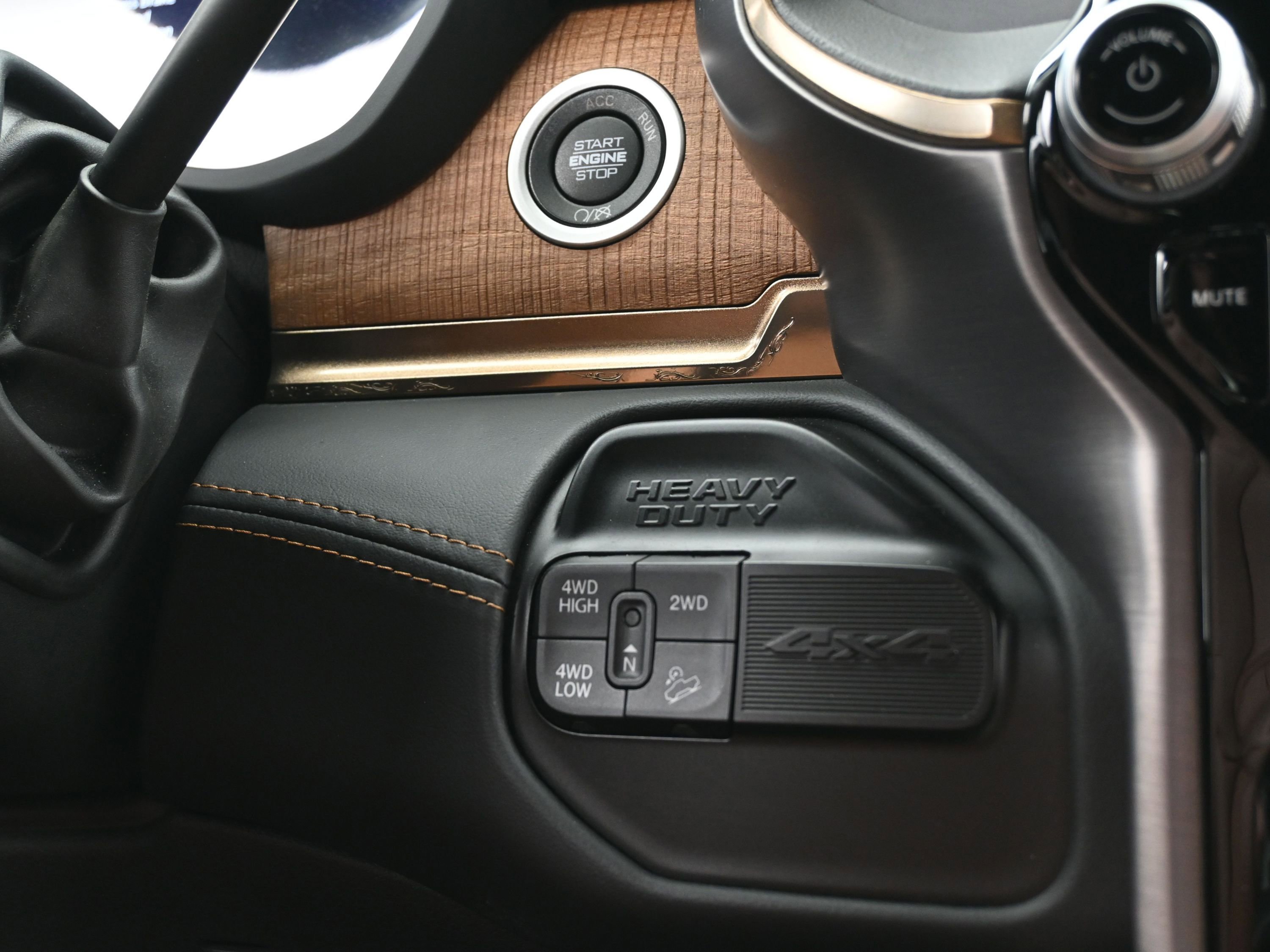 Used 2023 RAM 2500 Limited image 37