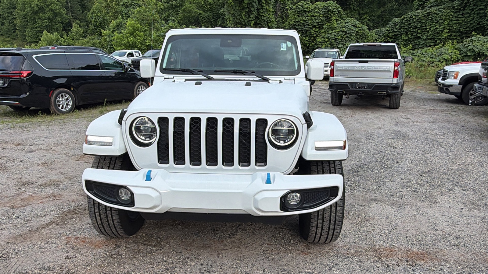 Used 2021 Jeep Wrangler Unlimited Sahara AWD/4WD image 3