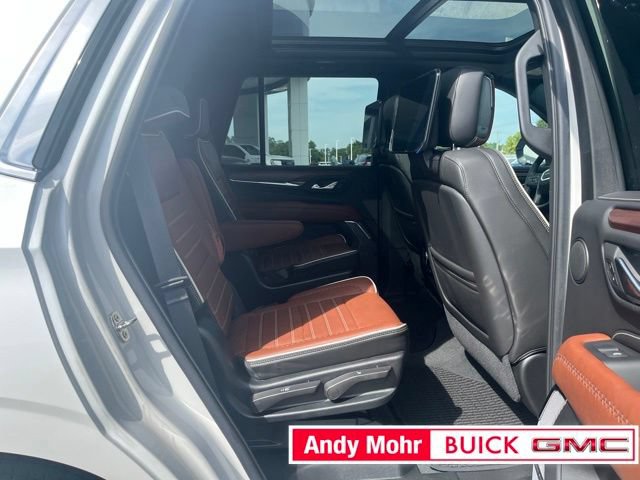 Used 2023 GMC Yukon Denali Ultimate AWD/4WD image 36