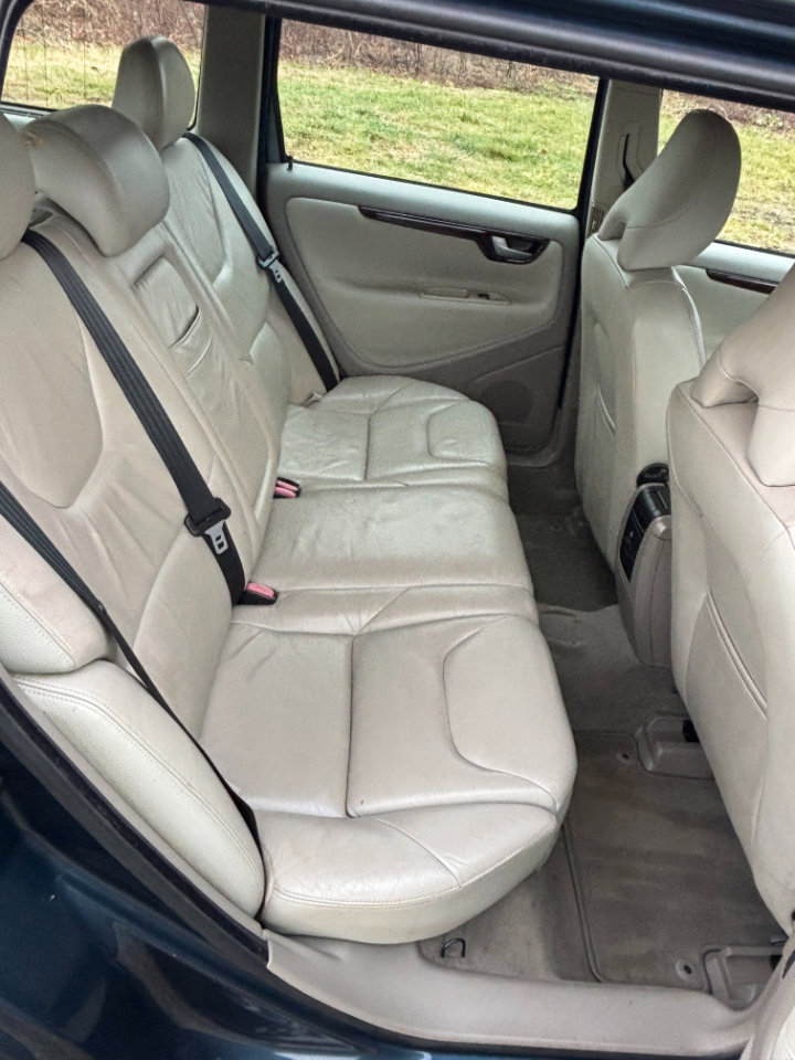 Used 2007 Volvo V70 2.4 image 22