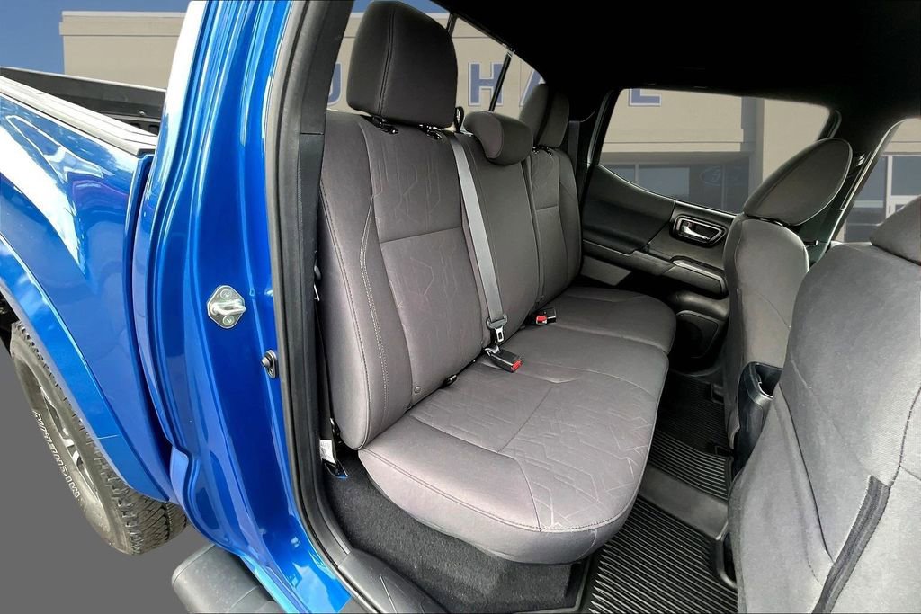 Used 2018 Toyota Tacoma TRD Sport w/ Technology Package image 27