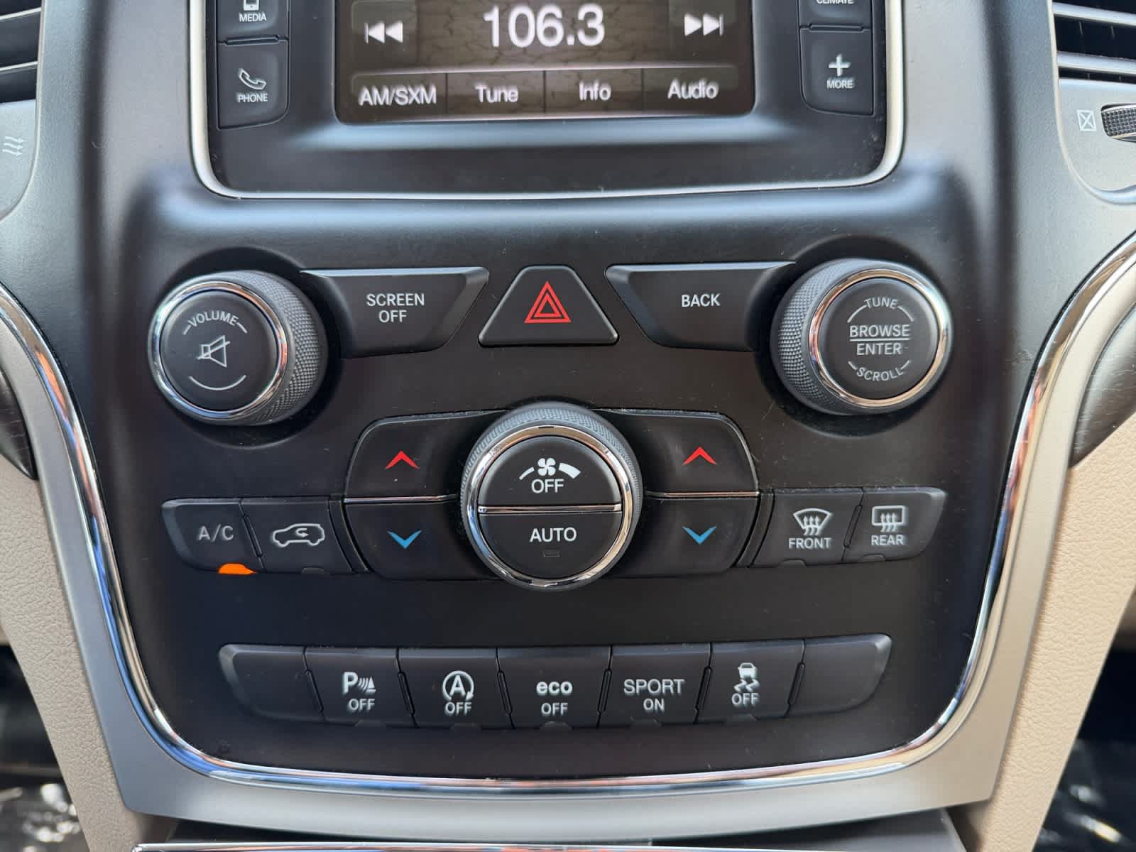 Used 2017 Jeep Grand Cherokee Laredo w/ Quick Order Package 23E AWD/4WD image 25