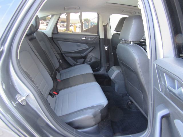 Used 2025 Volkswagen Jetta SE FWD image 24