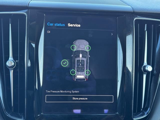 Used 2023 Volvo XC60 B5 Core image 30