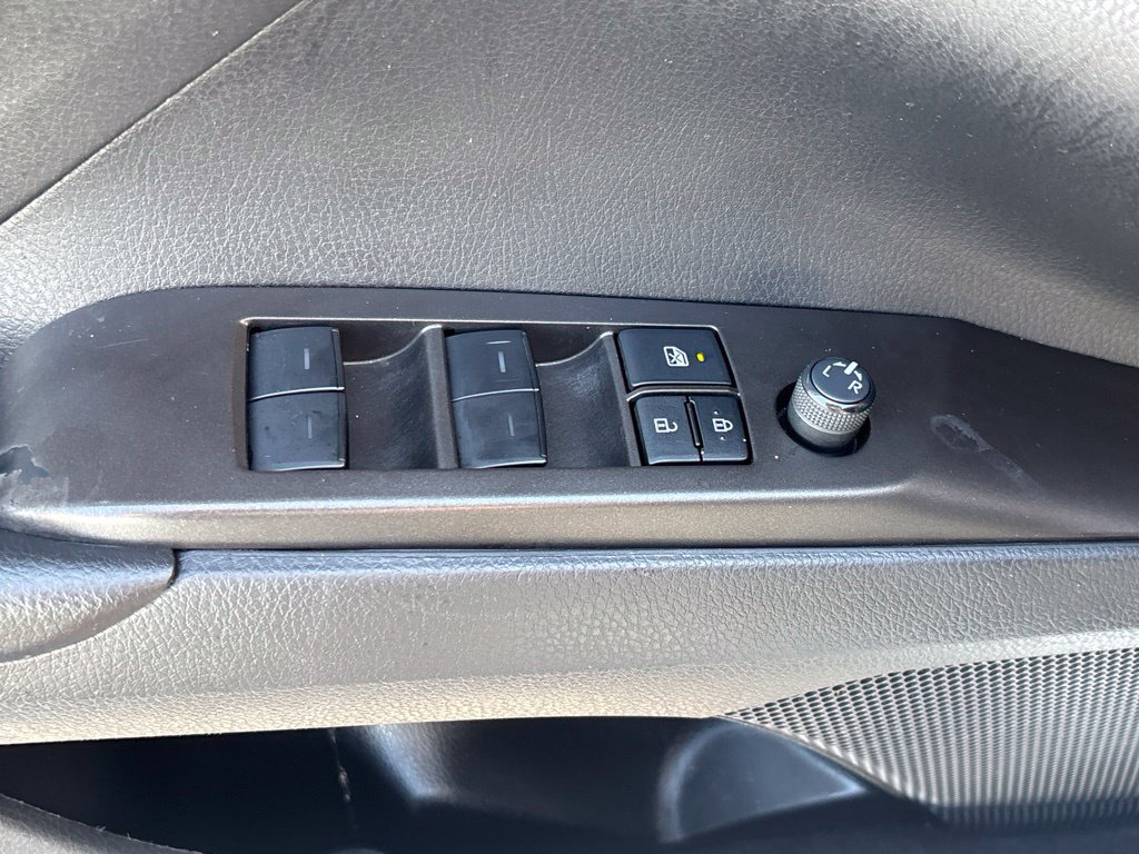 Used 2023 Toyota Camry SE FWD image 7